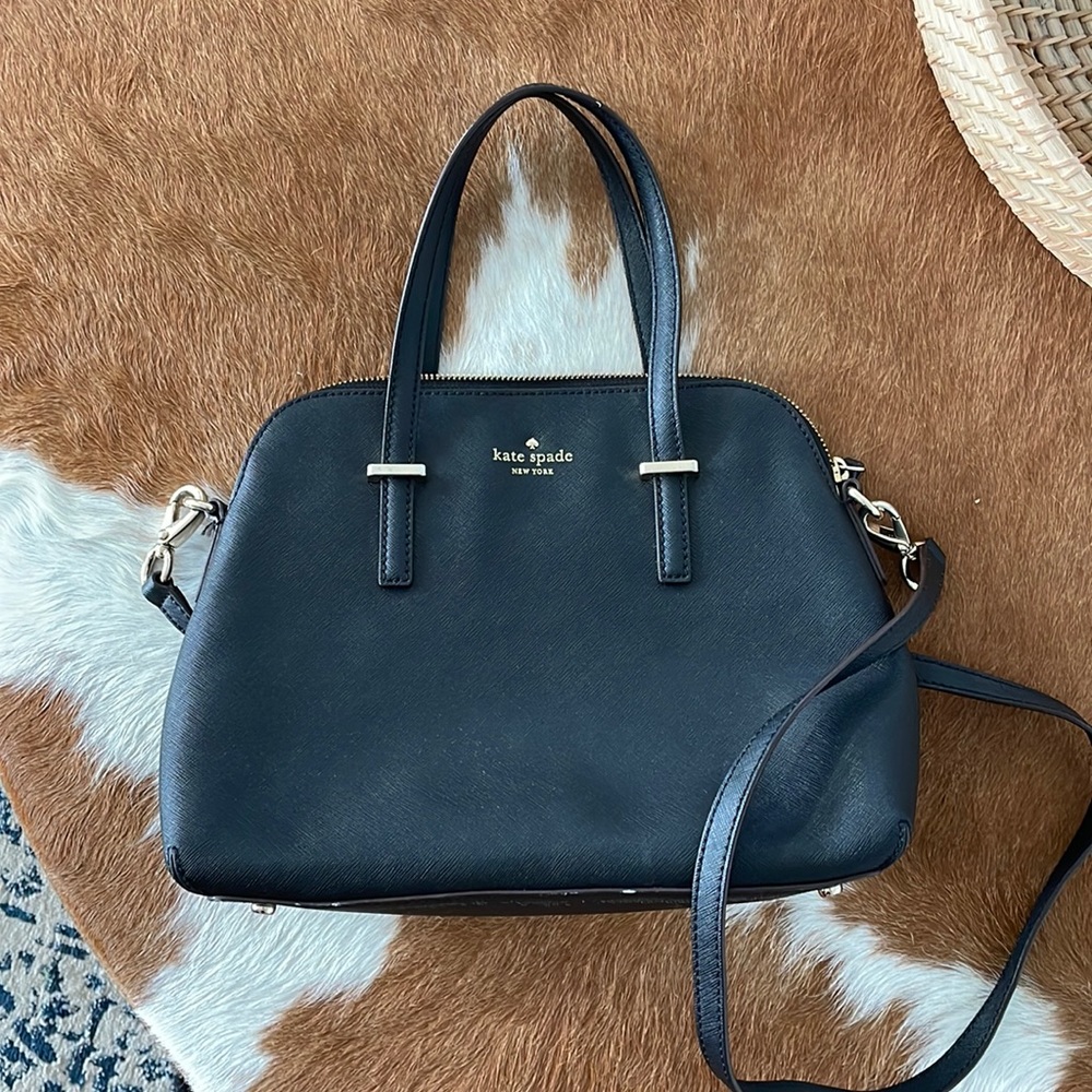 Kate Spade Classic Zip Top Medium Satchel in Black with crossbody strap!